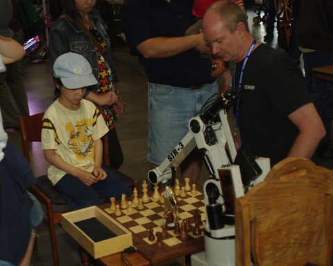 B Hahn v. chessplayingrobot.com, Maker Faire 2009, San Mateo, CA, USA